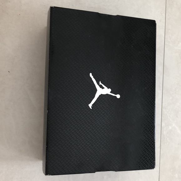 Authentic Women’s air Jordan 11 Retro Low. Size 8 - Picture 6 of 8